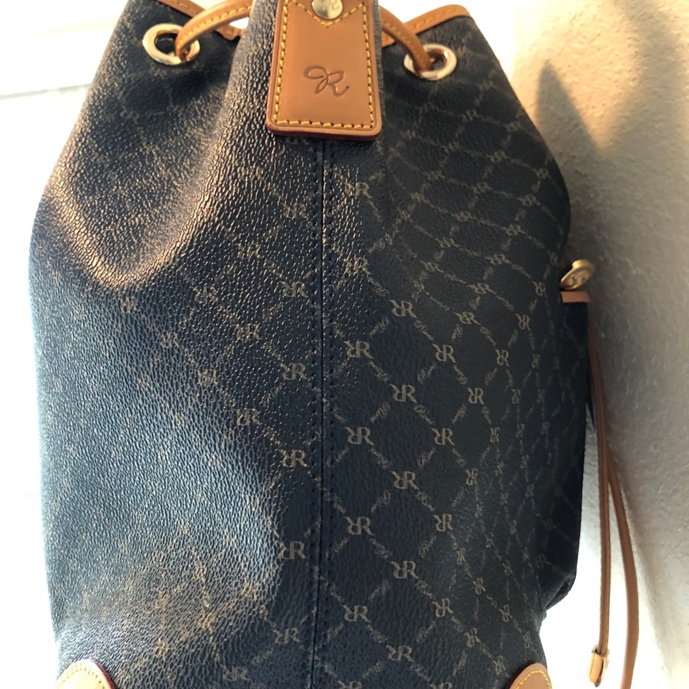 Mint Condition Rioni adustible  shoulder straps - Picture 2 of 8